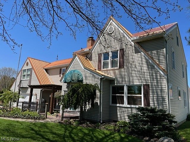 1st image of 1136 Bank St