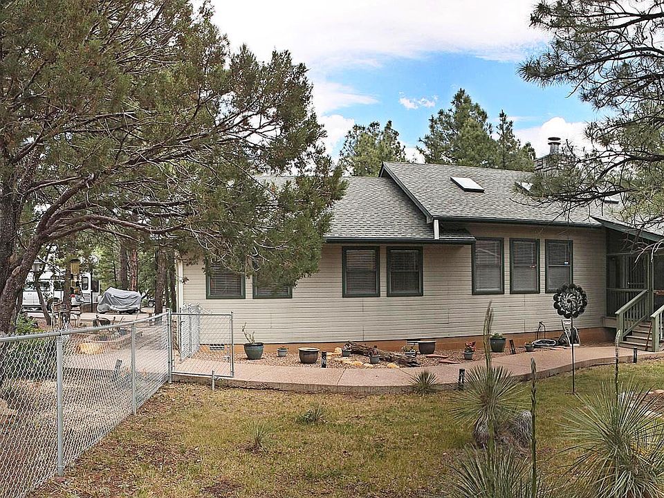 1st image of 601 N 10th Dr