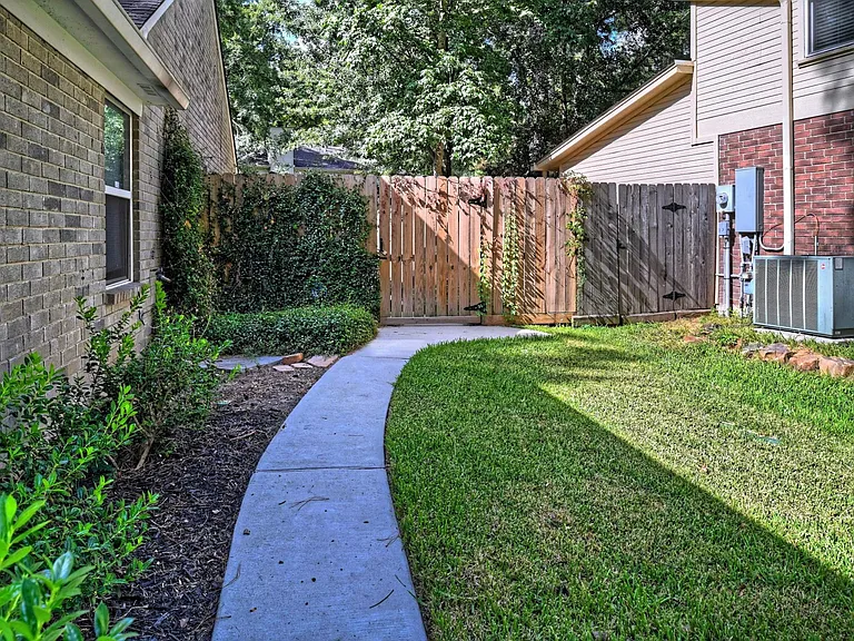 15 White Bark Pl — Photo 43