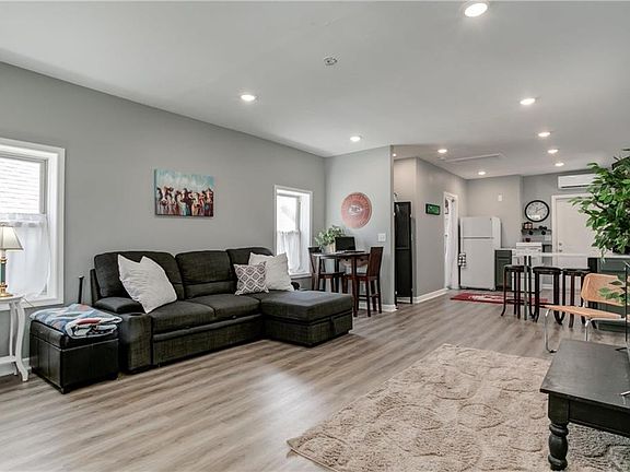 5th image of 429 Ann Ave