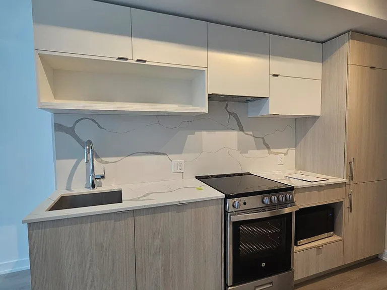 100 Queen St E #1712 — Photo 3