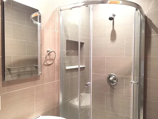 Rented by Yael Dunsky Real Estate | media 33