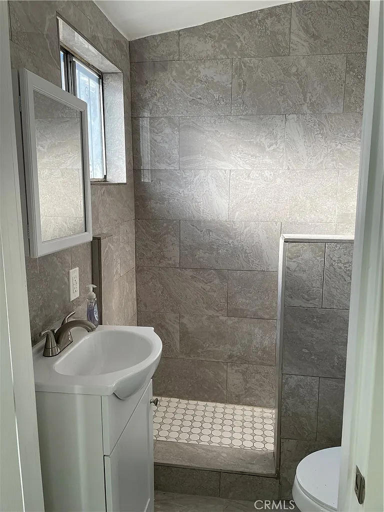 1 bed, 400 sqft, $2,000 — Photo 4