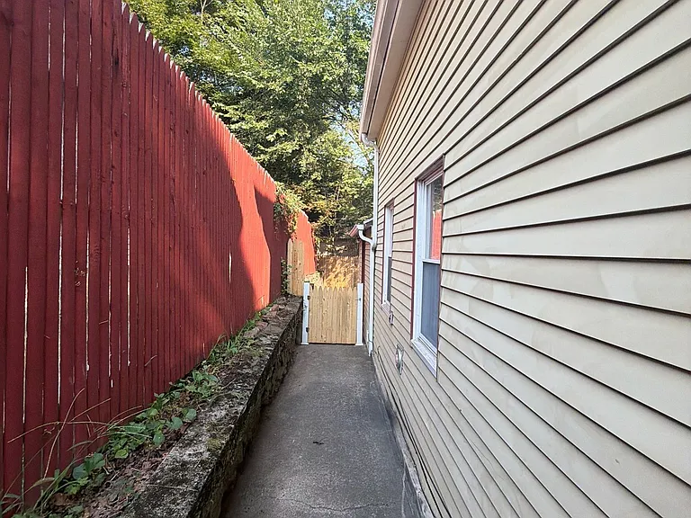 15 Ripley Pl — Photo 23