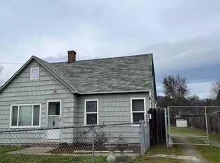 1720 SW Bridge St, Grants Pass, OR 97526