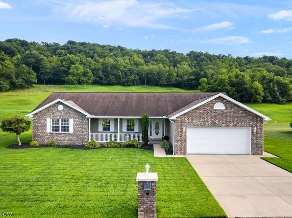 120 Woodridge Dr, Mineral Wells, WV 26150