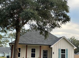 810 Old Spanish Trl, Bay Saint Louis, MS 39520