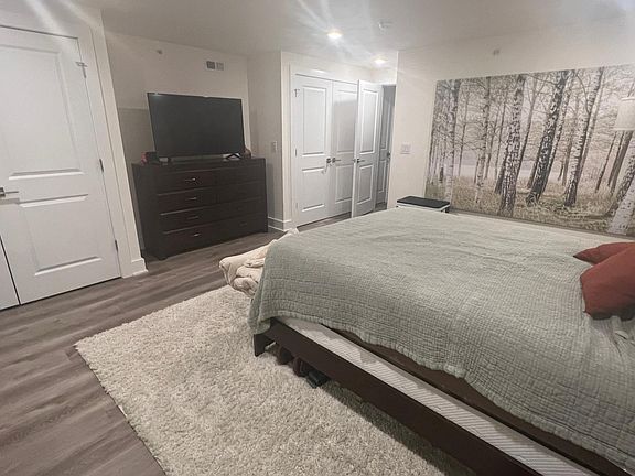4th image of 2413 Federal St Unit 17