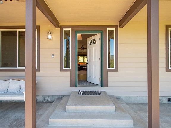 2nd image of 21508 NE 224th St