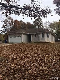 2nd image of 670 Lone Pine St