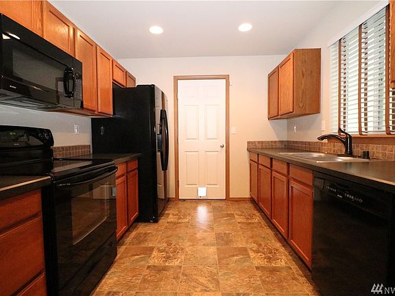 4th image of 6866 Aquene Loop NE