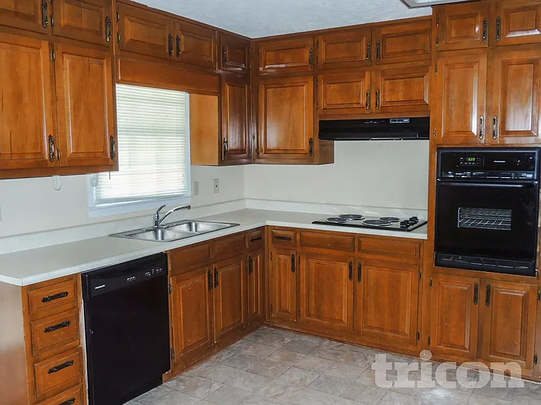 1431 Tall Pines Dr — Photo 3