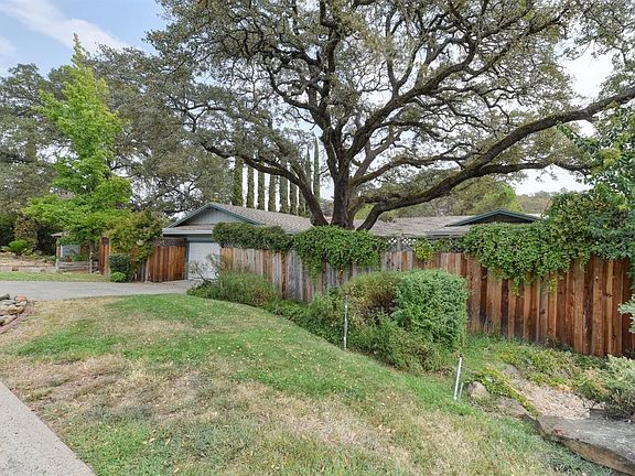 3rd image of 3181 Stanford Ln