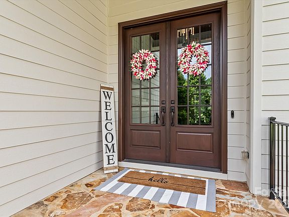 3rd image of 129 Alder Springs Ln