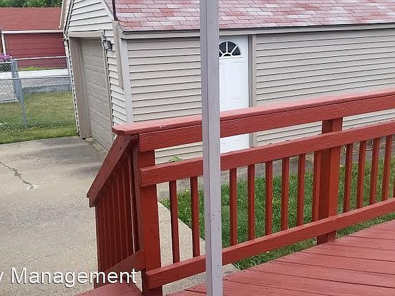 4th image of 413 Joan Ave