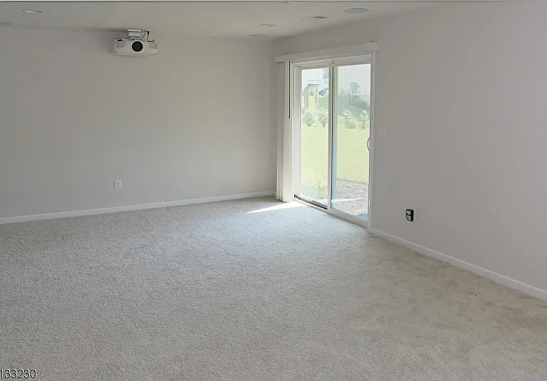 11 Shade Tree Ln — Photo 22