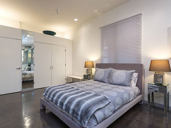 5th image of 1012 Marquez Pl Unit 210A