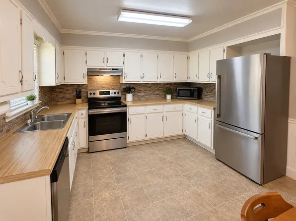 978 Puron Rd, Adamsville, TN 38310