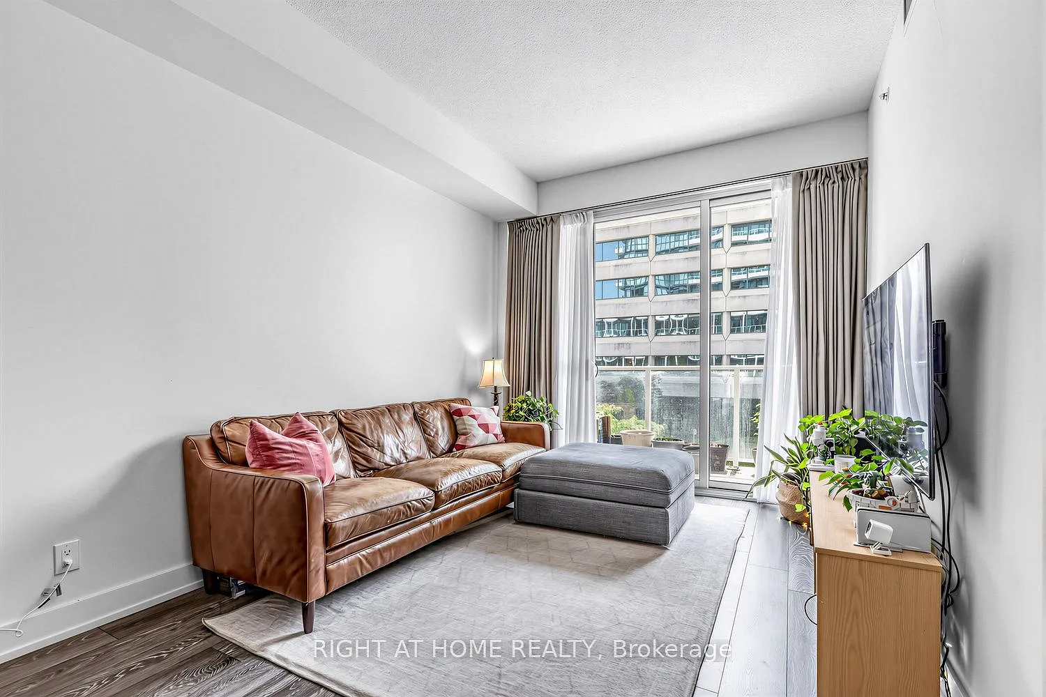 2 bed, $3,000 — Photo 4