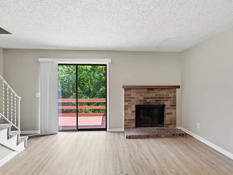 1241 N Graycroft Ave — Photo 7