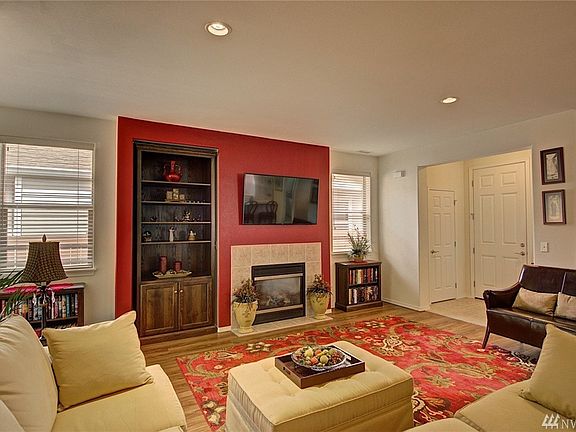 4th image of 8205 Bainbridge Loop NE