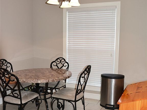 5th image of 1705 Stonebriar Dr NE