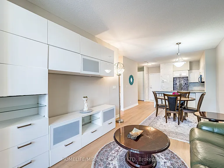 18 Harding Blvd #121 — Photo 24