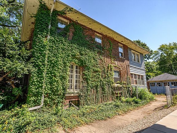 4th image of 715 Thomas St