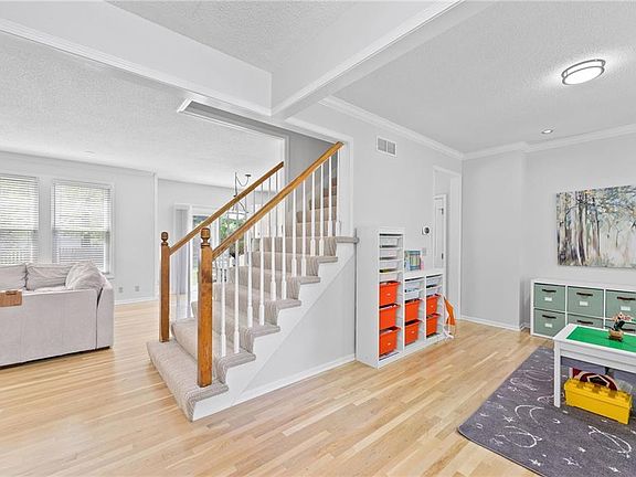 4th image of 5101 W 158th St