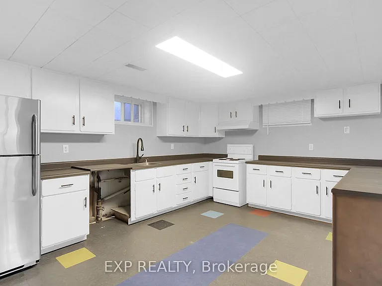 2247 Miramichi St — Photo 27