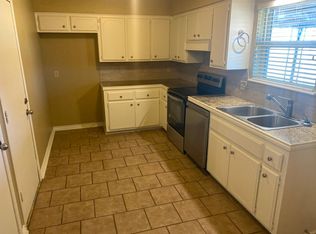 6 NE 3rd St, Tuttle, OK 73089