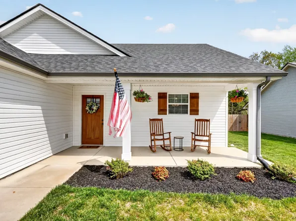 1413 Fredrick Dr, Clarksville, TN 37042