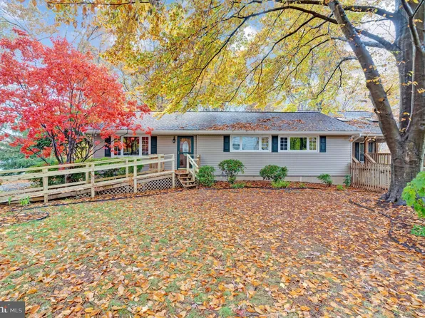 5059 Dequincey Dr, Fairfax, VA 22032