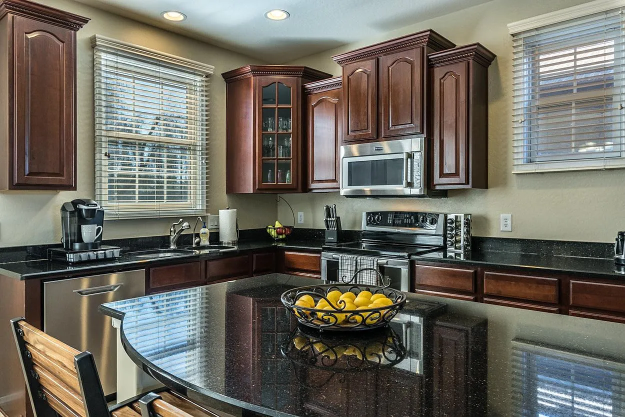 3 bed, 3.5 bath, 2017 sqft, $2,895 — Photo 1