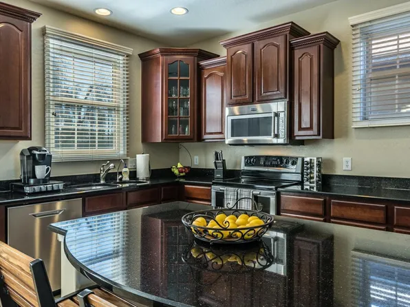 1628 E Canyon Creek Dr, Gilbert, AZ 85295