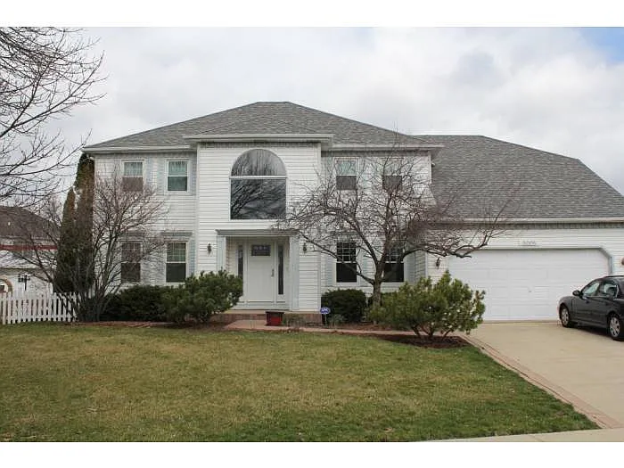 5005 Brighton Ln photo 1