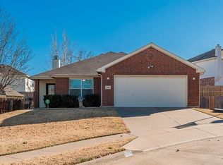 1500 Hedgewood Trl, Fort Worth, TX 76112
