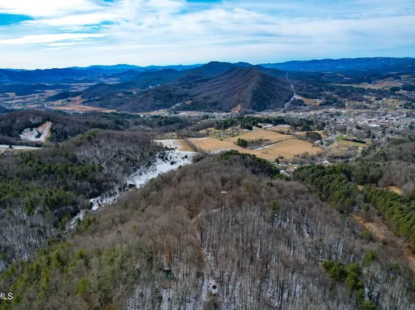 Pinecrest St, Mountain City, TN 37683