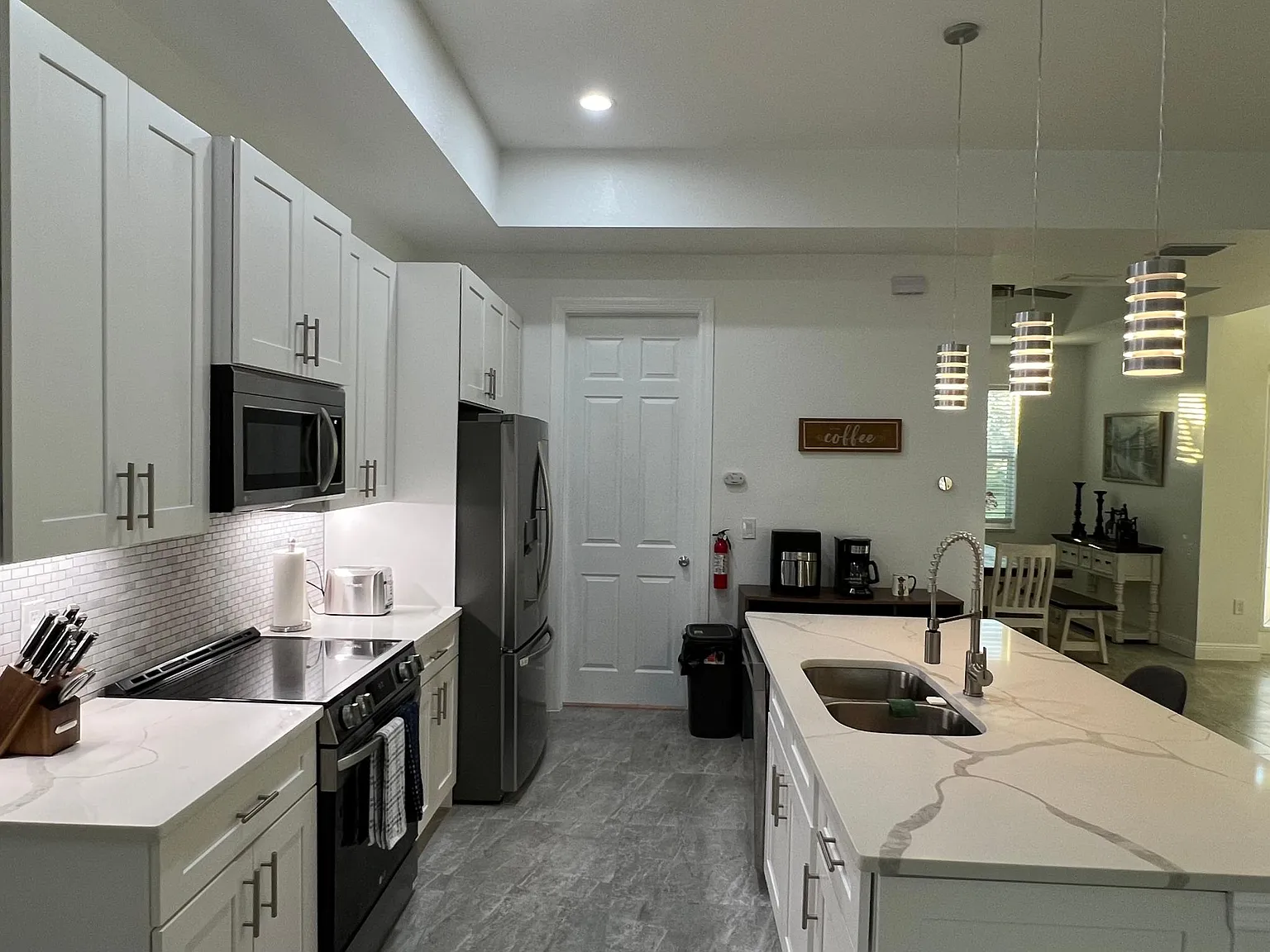 2525 SW 21st Ave — Photo 4