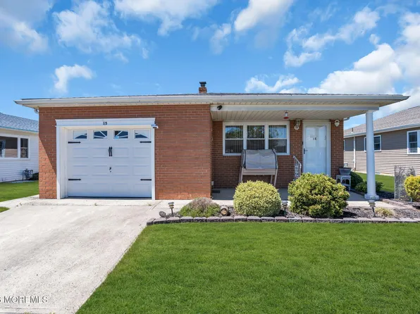 15 Capri Court, Toms River, NJ 08757
