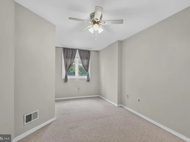 2645 Bainbridge St — Photo 12