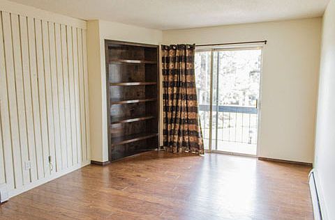 1st image of 3154 Lakeside Dr APT 203