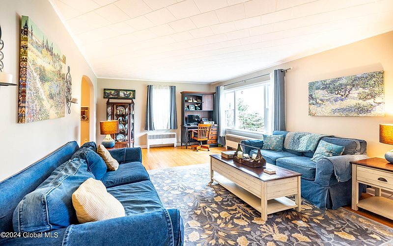 3rd image of 3 Wildwood Drive