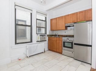 3121 35th St APT 1R, Astoria, NY 11106