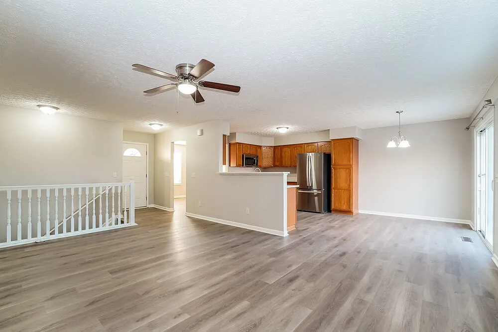 3 bed, 2.0 bath, 1622 sqft, $2,310 — Photo 4