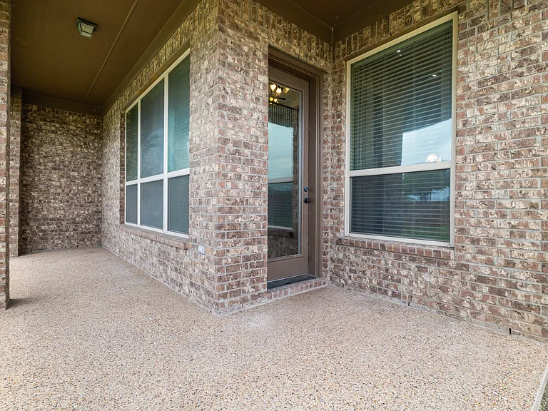 1040 Edgefield Ln — Photo 23