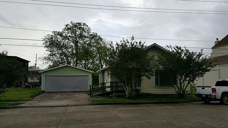 1st image of 812 10th Ave