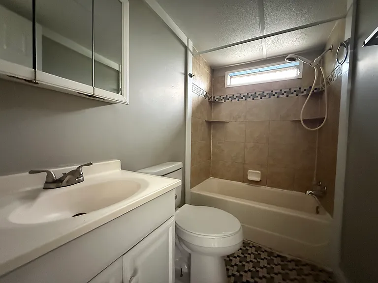 115 Linden Ln — Photo 8