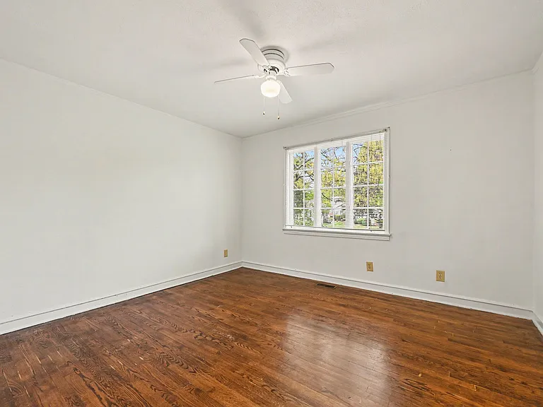 1811 Lynnwood Dr #2 — Photo 1