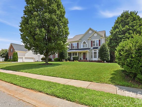 4th image of 151 Corona Cir